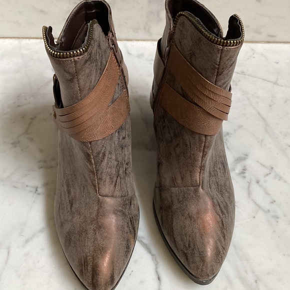 Bronze Marbled Leather Look Unique Booties - Picture 11 of 14